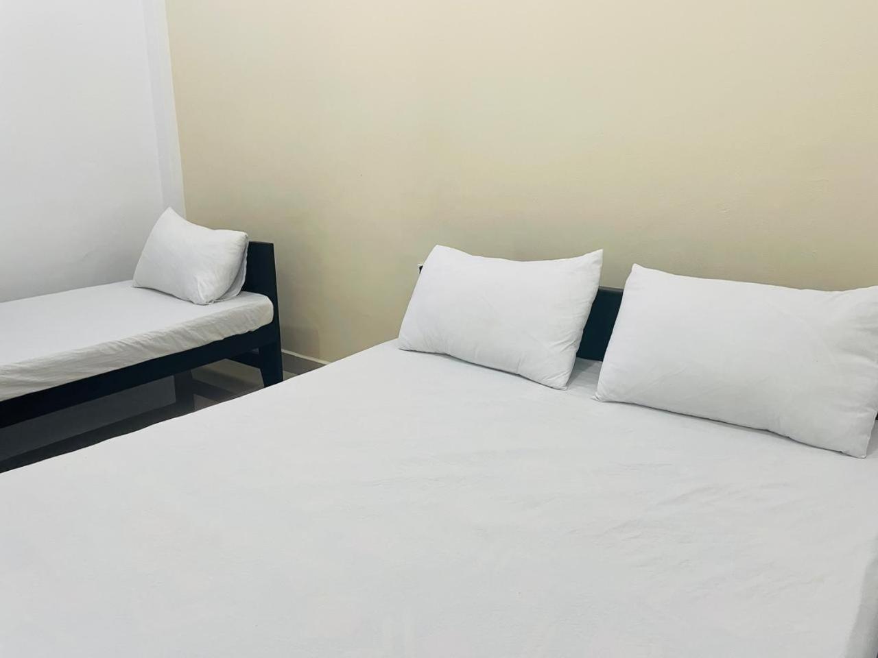 Natraj Guest House Тринкомали Экстерьер фото