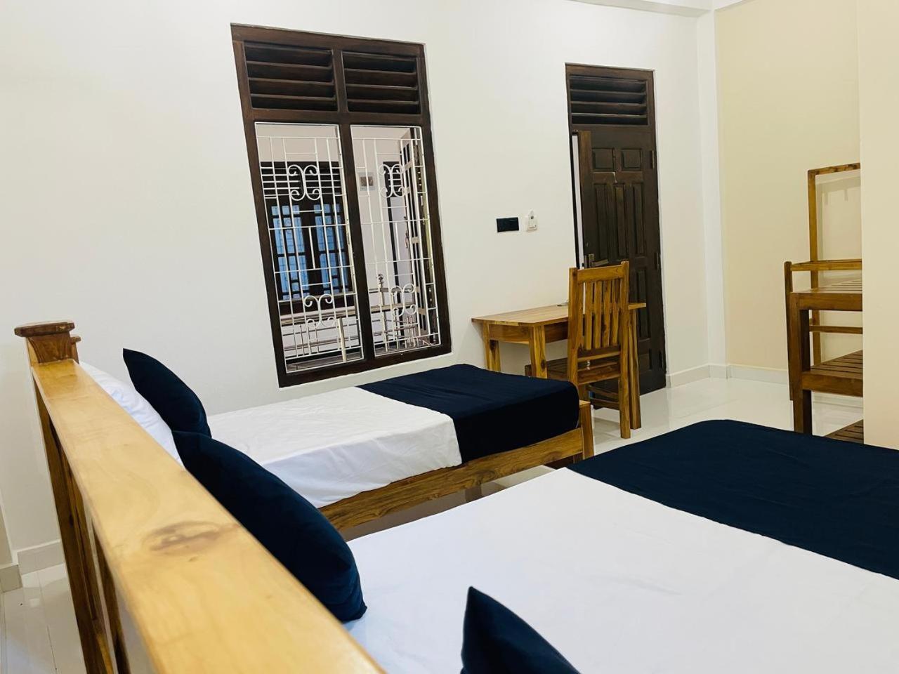 Natraj Guest House Тринкомали Экстерьер фото