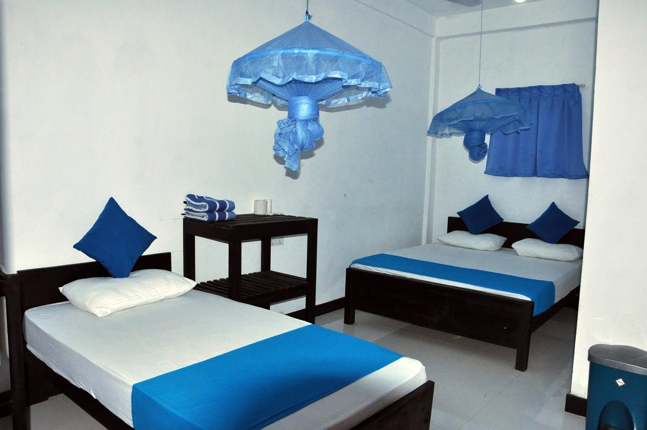 Natraj Guest House Тринкомали Экстерьер фото
