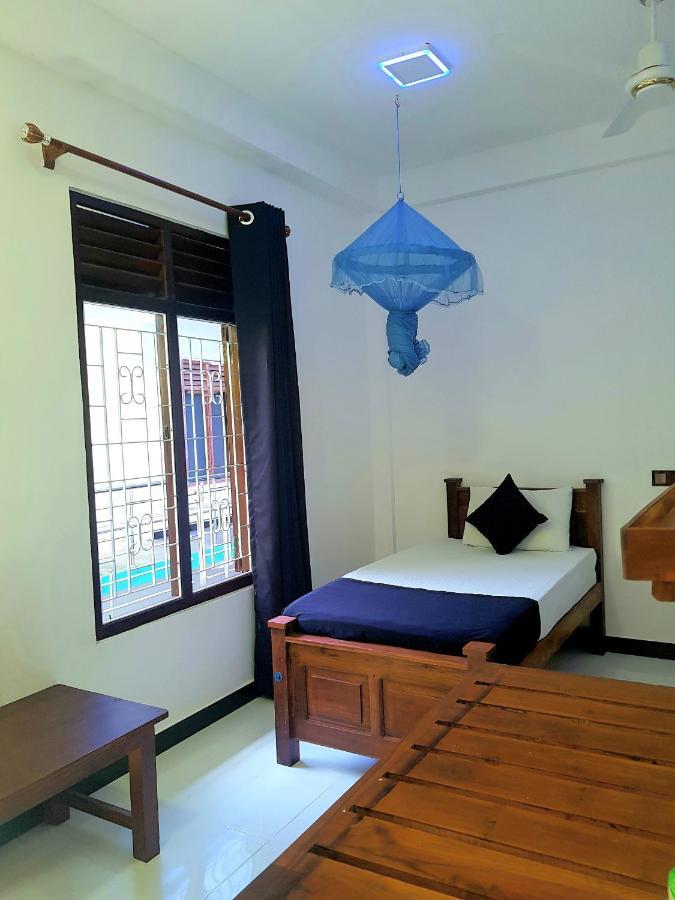 Natraj Guest House Тринкомали Экстерьер фото