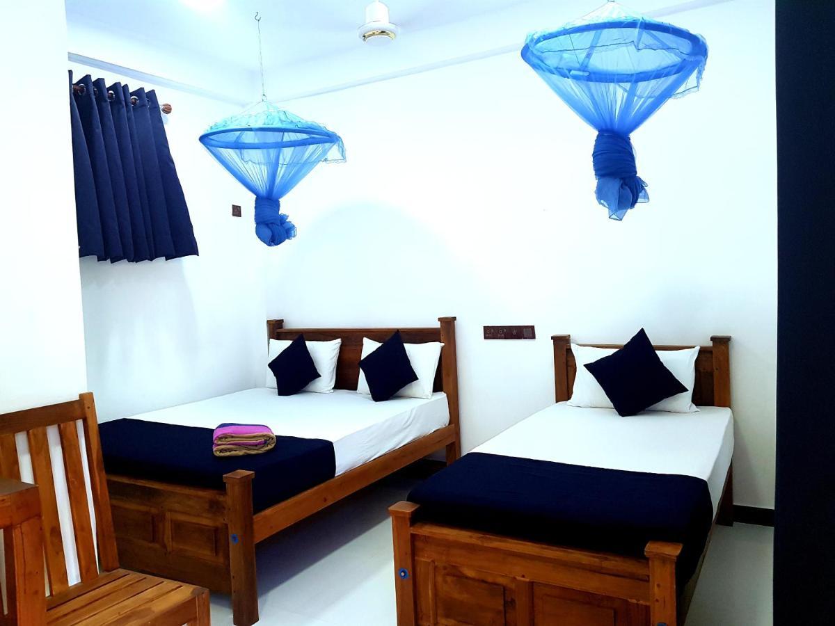 Natraj Guest House Тринкомали Экстерьер фото