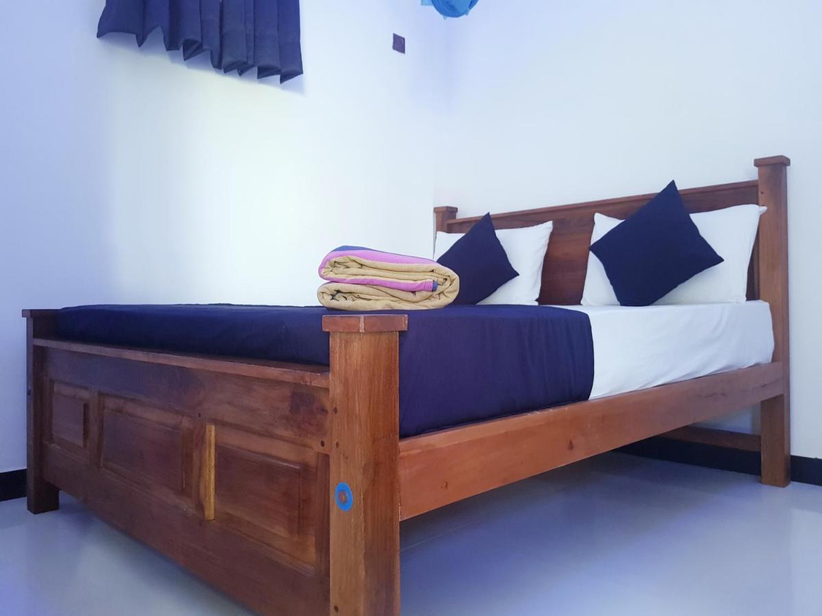 Natraj Guest House Тринкомали Экстерьер фото