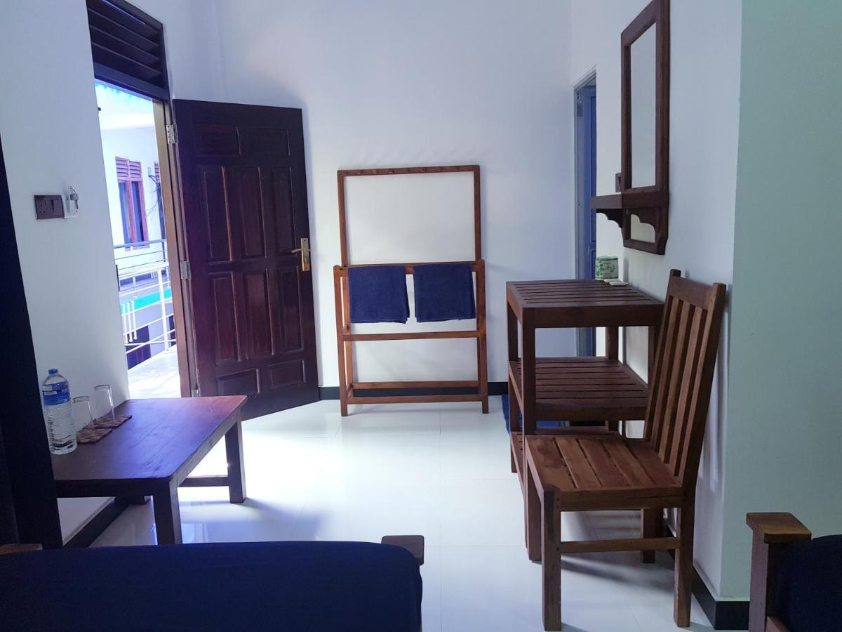 Natraj Guest House Тринкомали Экстерьер фото