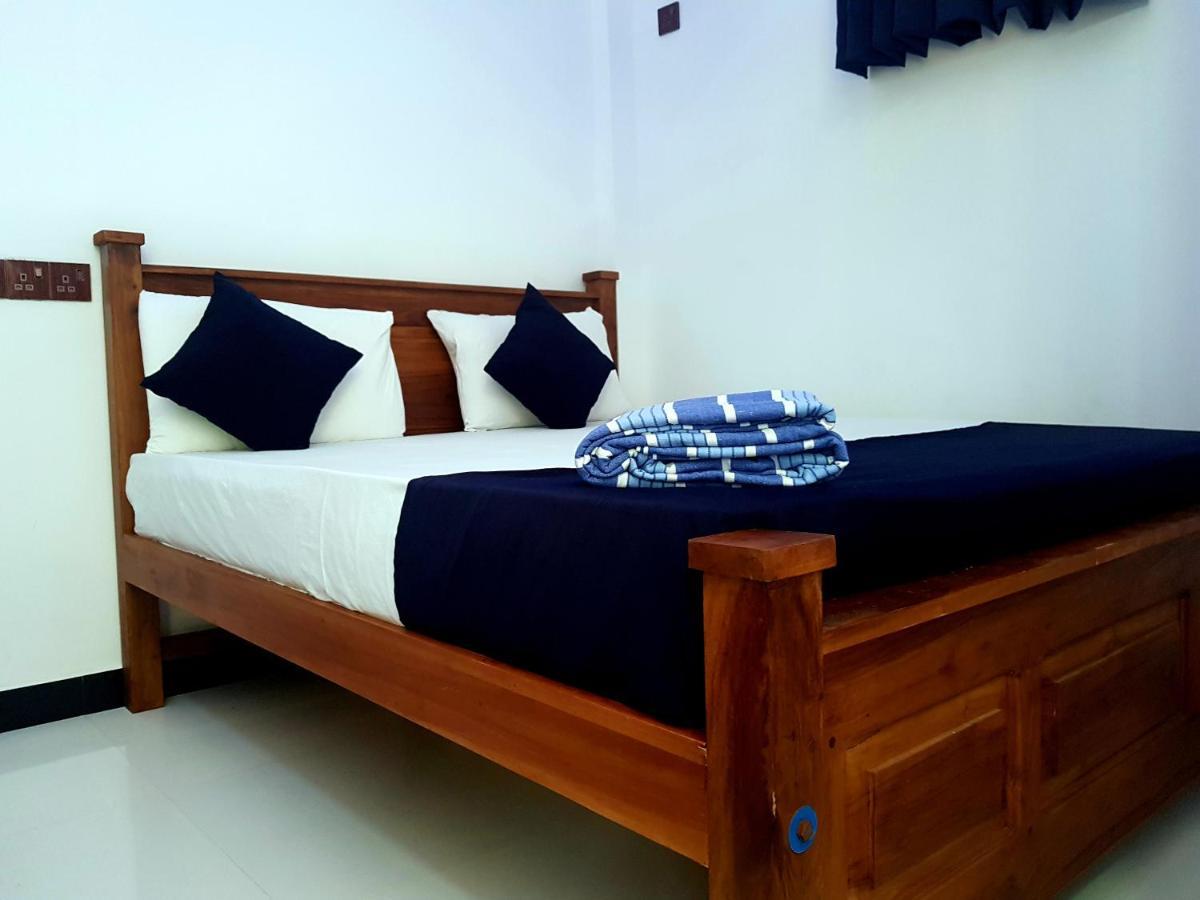 Natraj Guest House Тринкомали Экстерьер фото