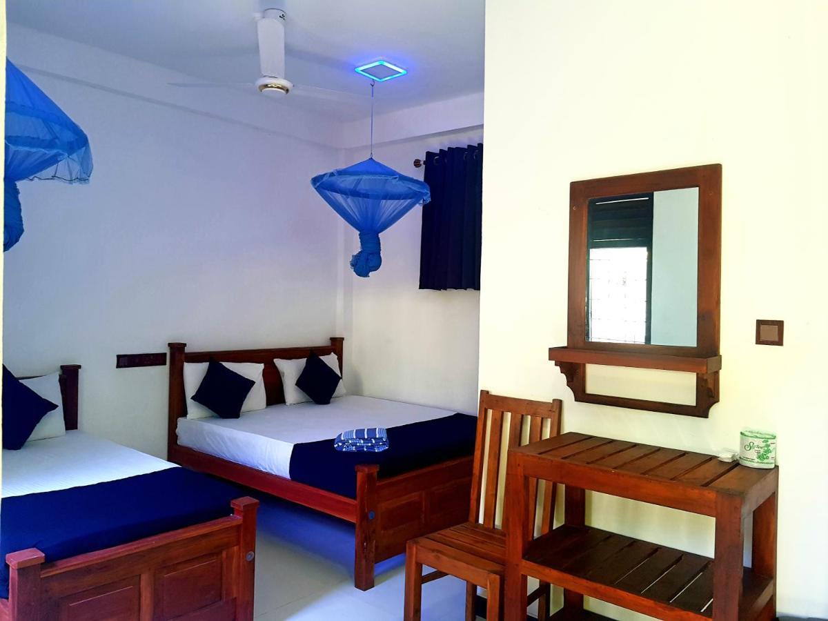 Natraj Guest House Тринкомали Экстерьер фото