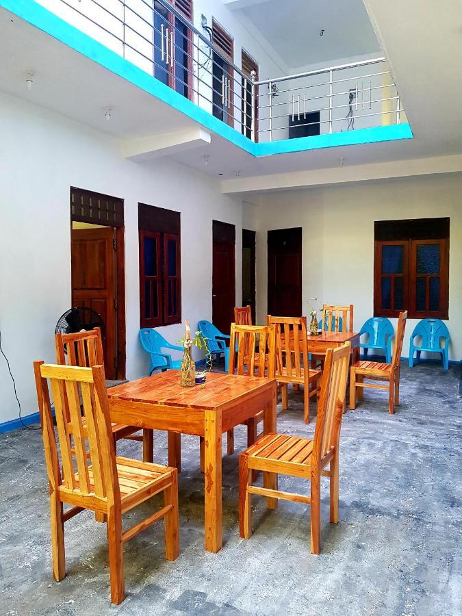 Natraj Guest House Тринкомали Экстерьер фото